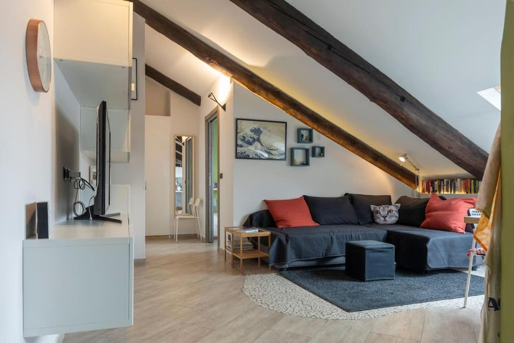 Cozy Attic In The City Center Turim Exterior foto